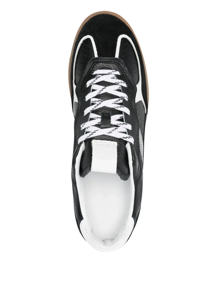 leather sneakers 9