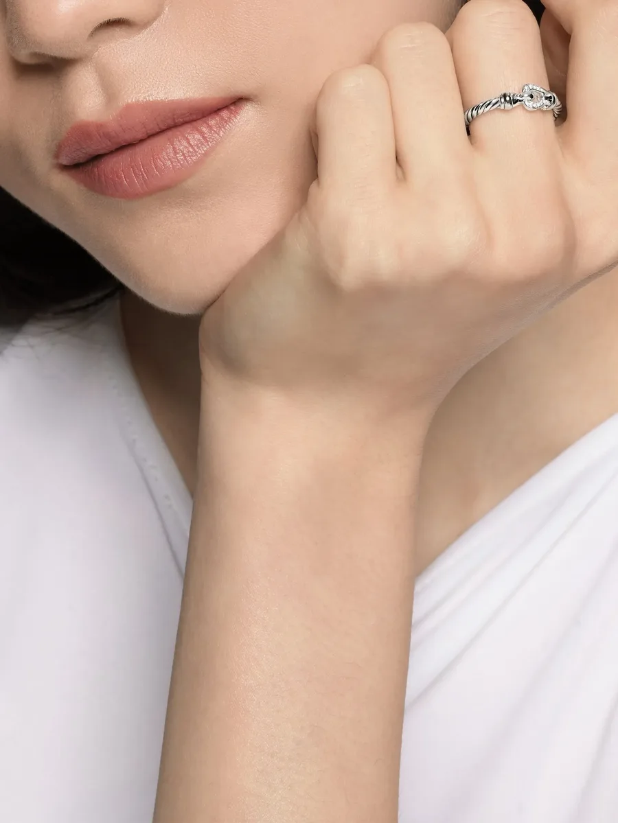 серебряное кольцо Petite Buckle с бриллиантами 4