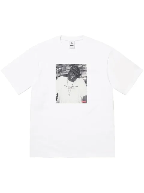 футболка из коллаборации с Jordan Biggie