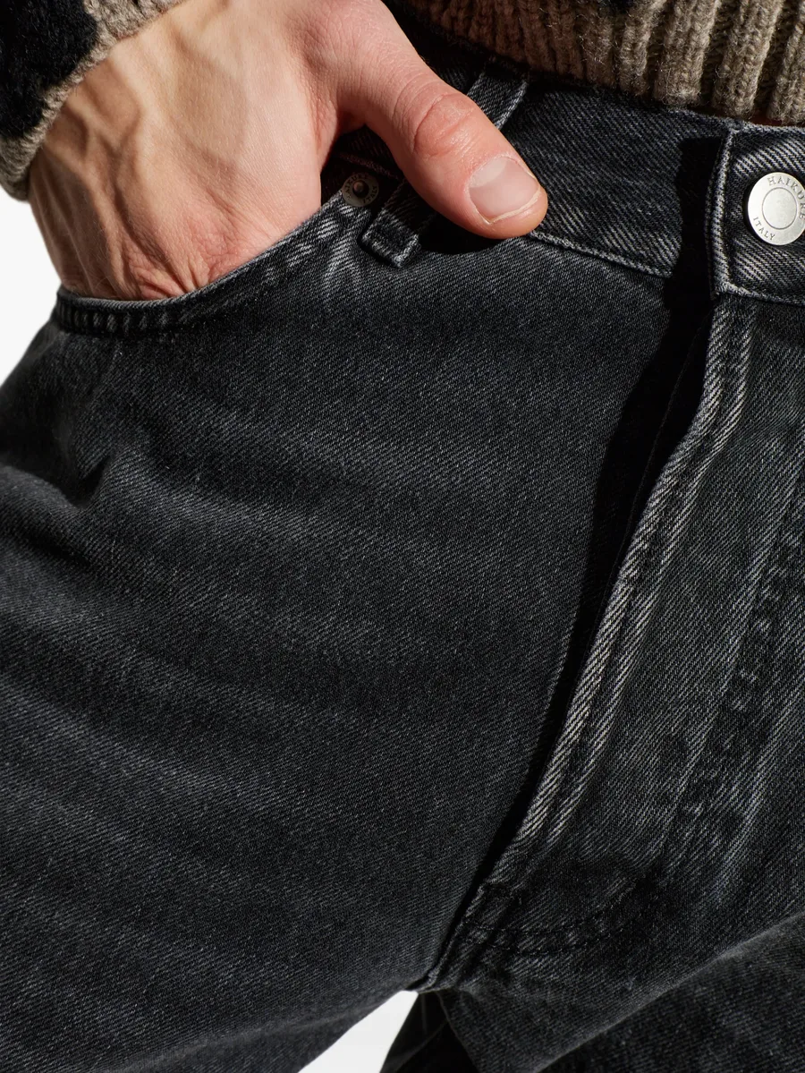 five-pocket buttoned jeans 10