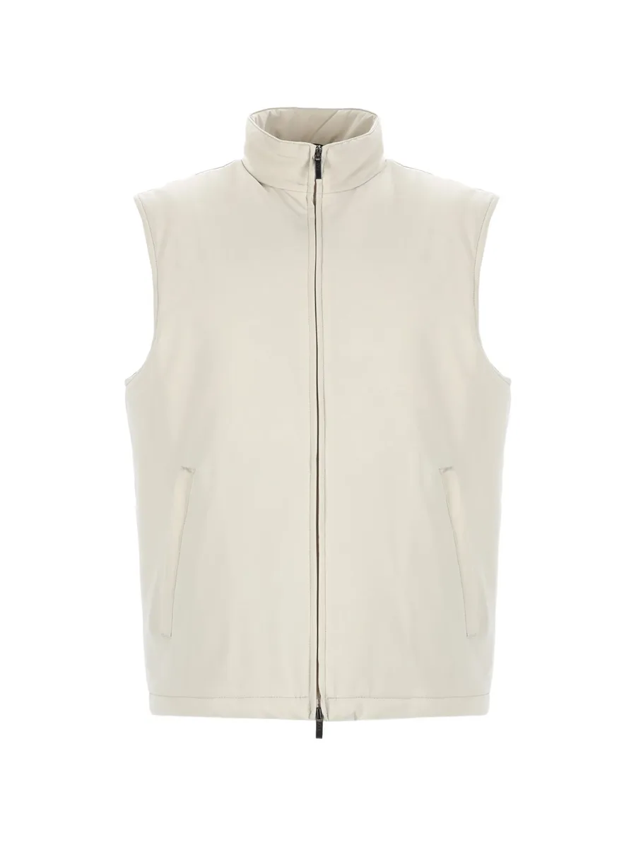 zip-fastening gilet 1