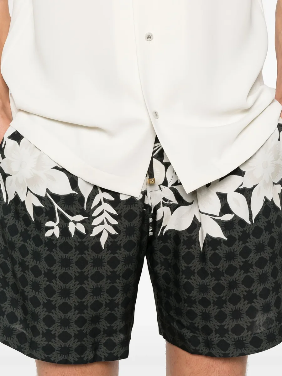 Garden shorts 9