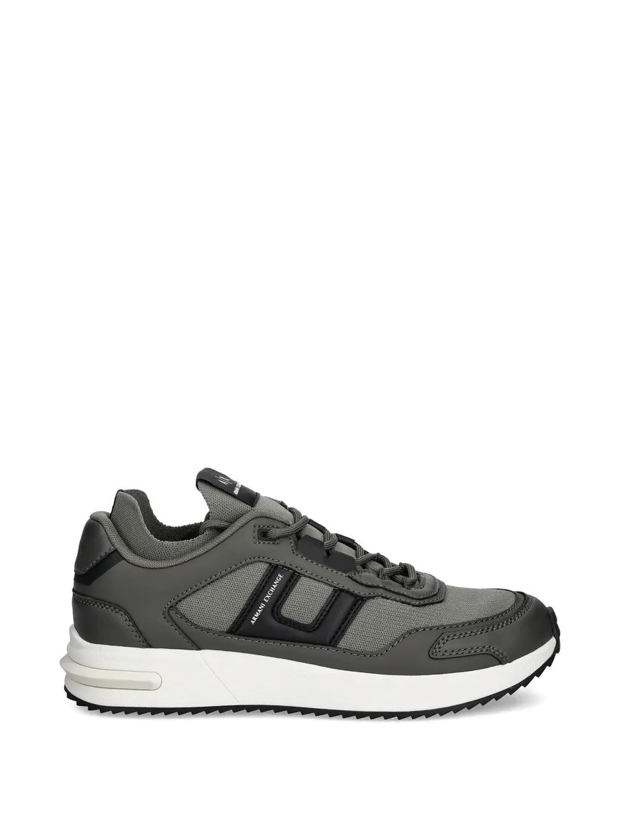 logo detail sneakers 2