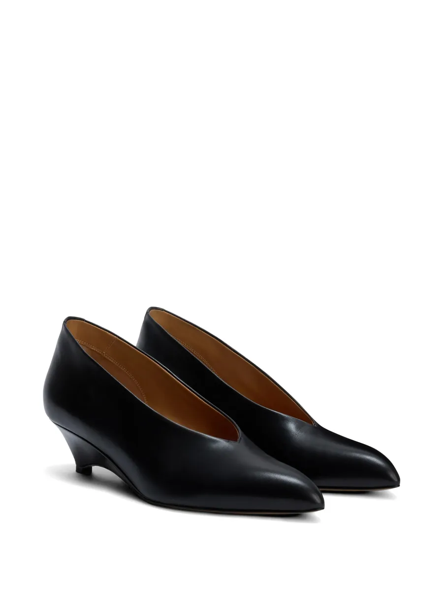pointed-toe pumps 3
