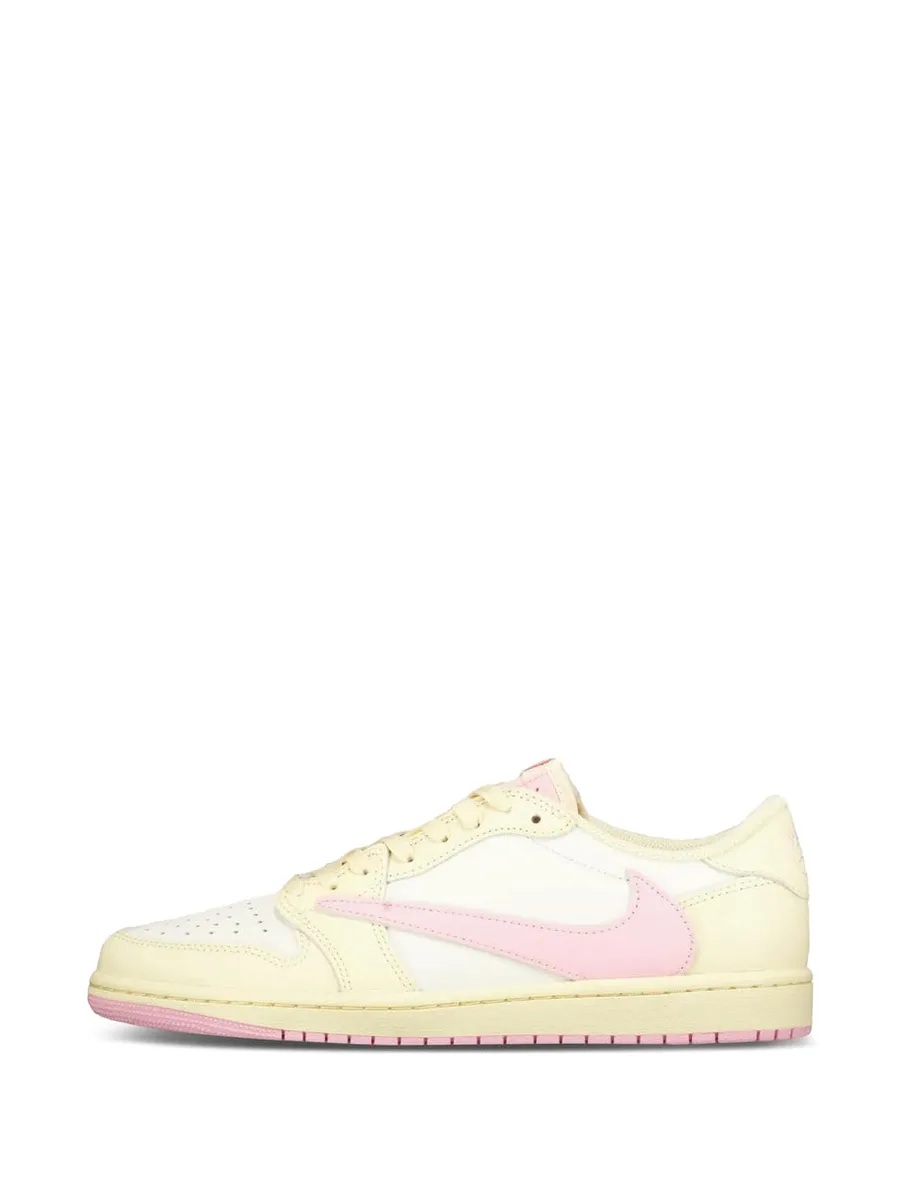 кроссовки Air Jordan 1 Low OG из коллаборации с Travis Scott 1