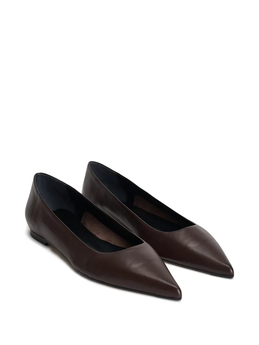 pointed pumps 4