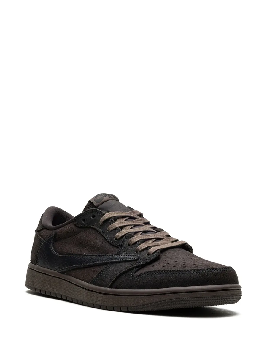 кроссовки Air Jordan 1 Low OG Velvet Brown из коллаборации с Travis Scott 4