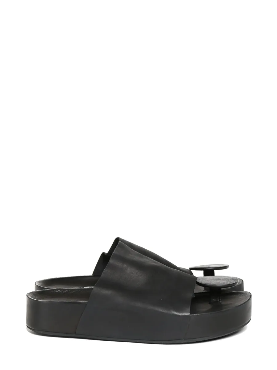 leather flip-flops 1