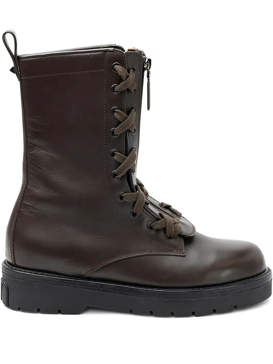 zip-fastening boots 1