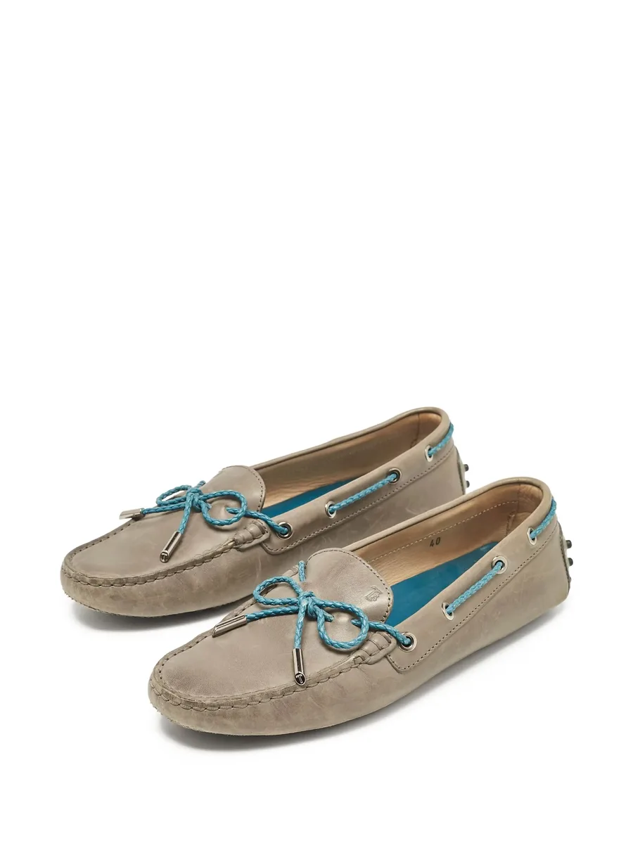 pre-owned leather boat shoes 3