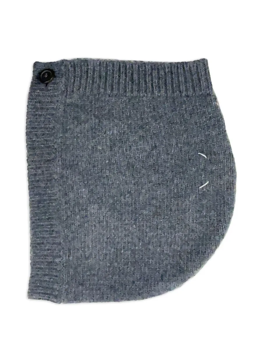 шапка бини Four Stitches на пуговицах 2
