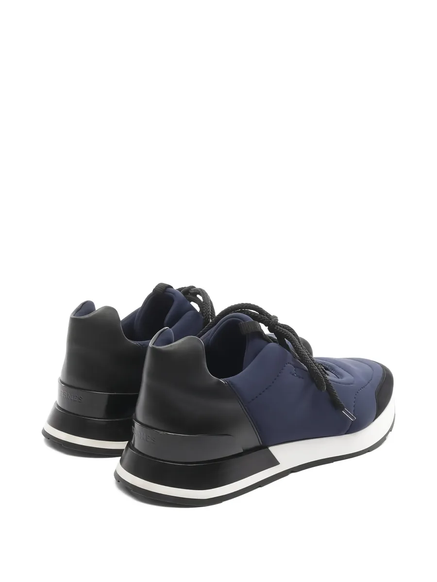 2010s suede fabric sneakers 3