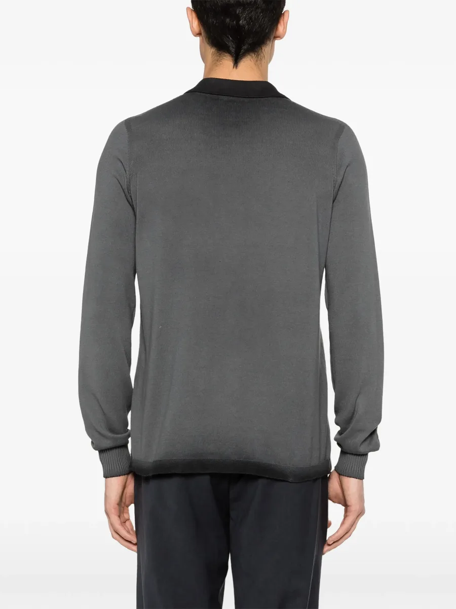 buttoned long-sleeved shirt 8