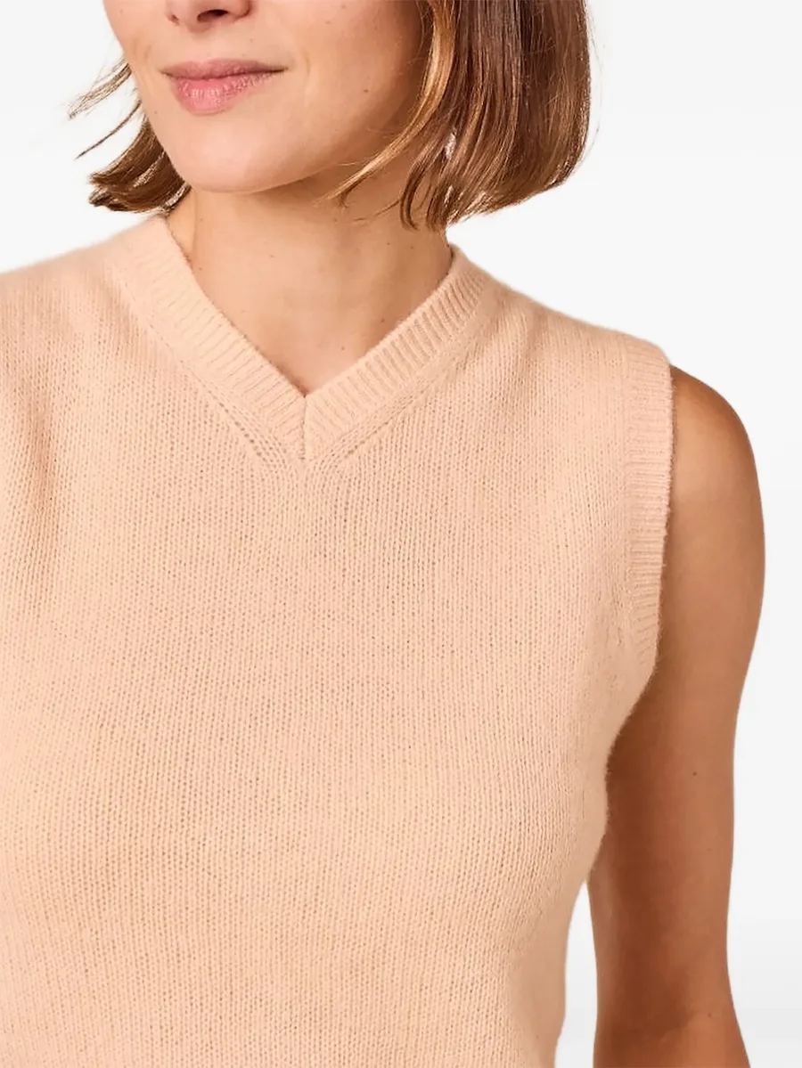 V-neck vest 3
