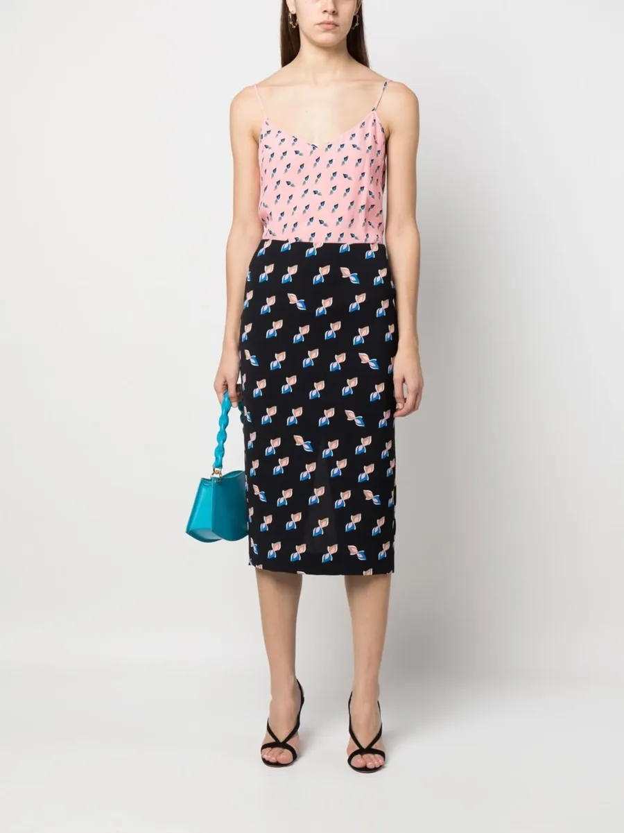 graphic-print top 4
