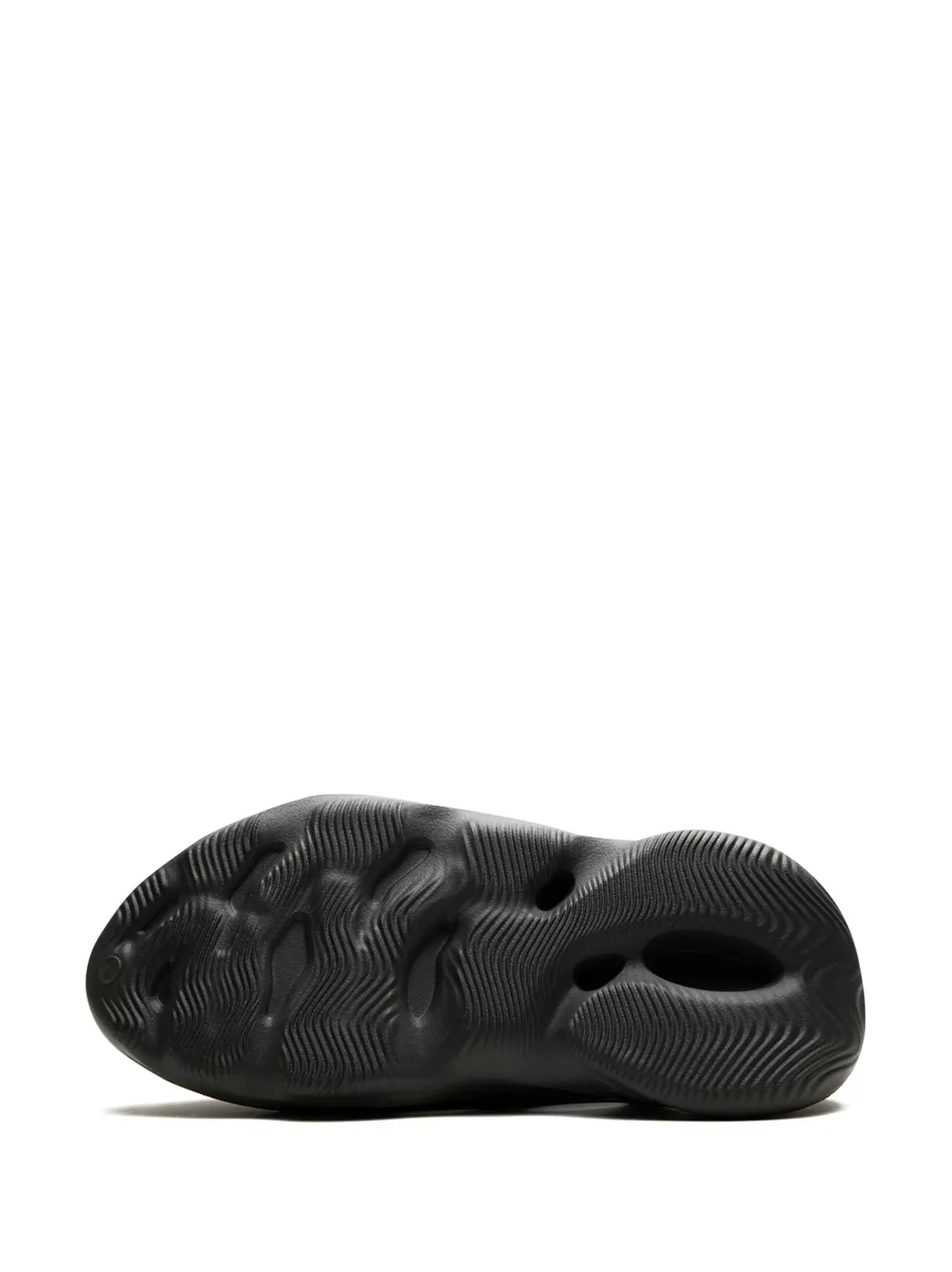 кроссовки Yeezy Foam Runner Carbon 7
