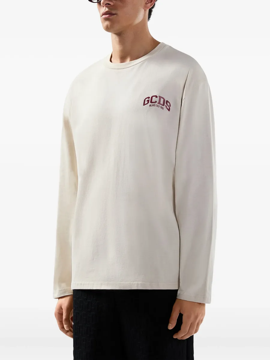 long-sleeved T-shirt 7