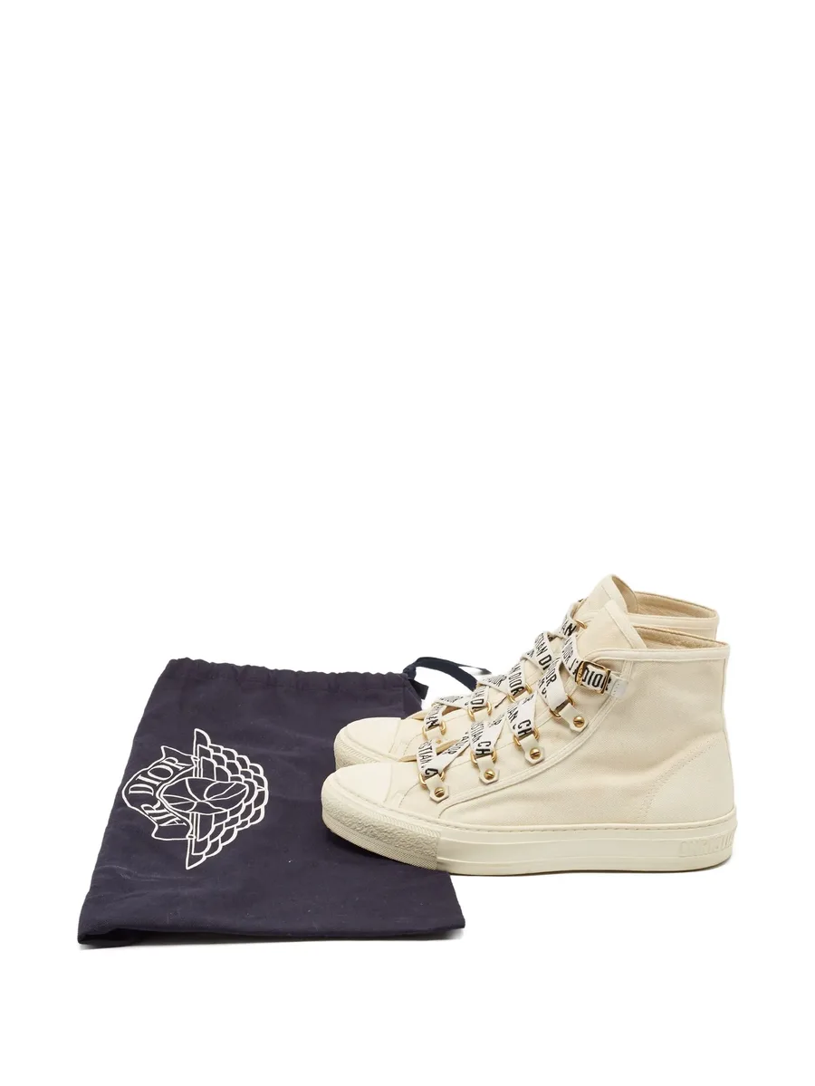 2023 logo-laces sneakers 4