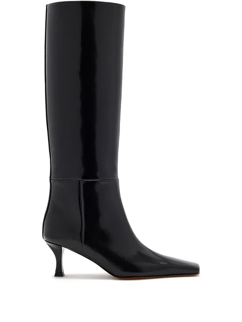 Trap boots