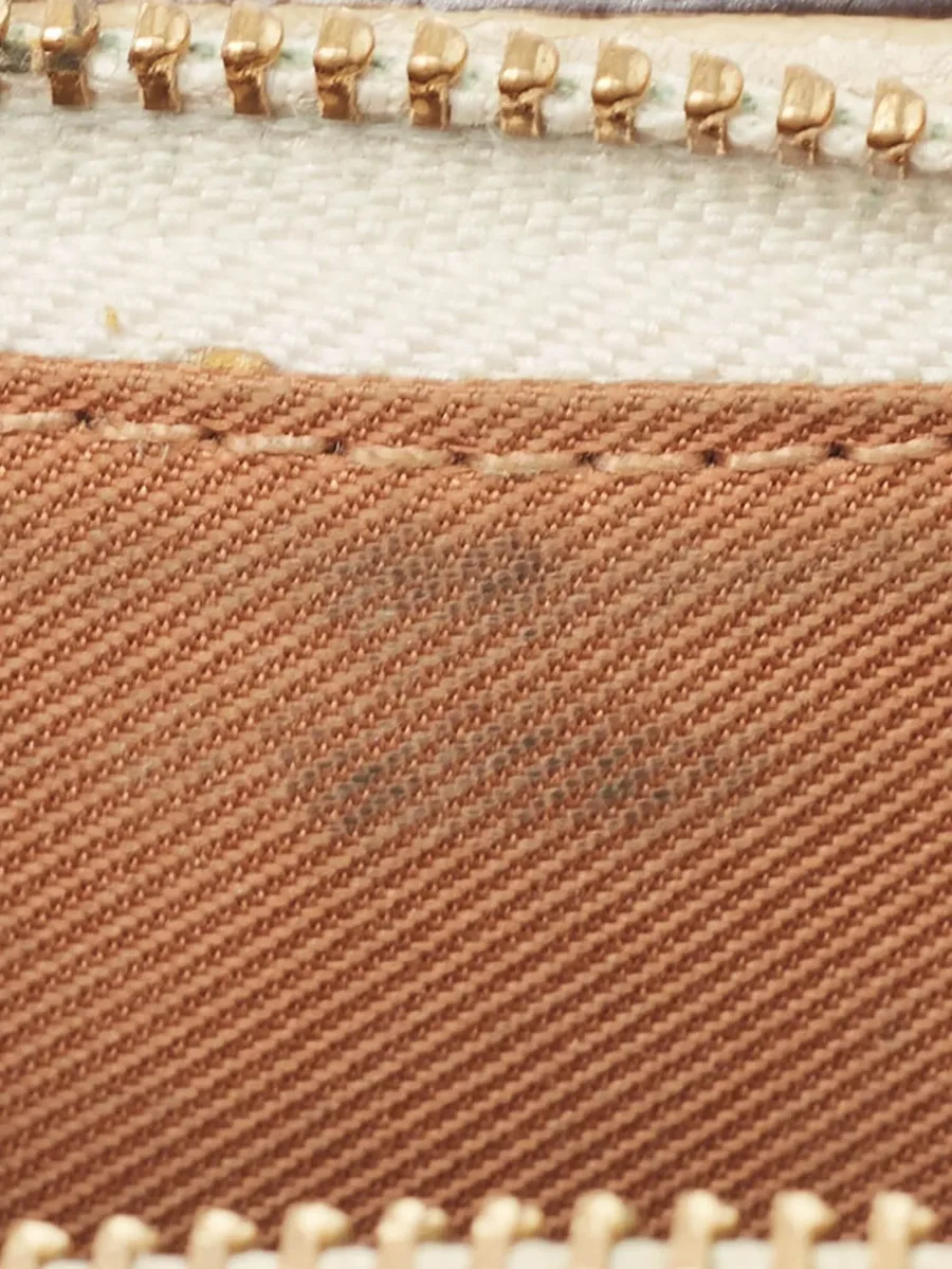 pre-owned Snap textured zip-around wallet 9