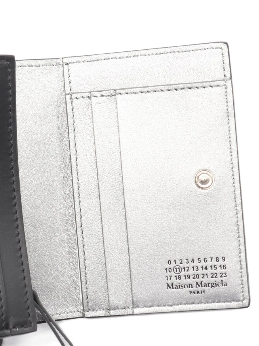 bi-fold leather wallet 7