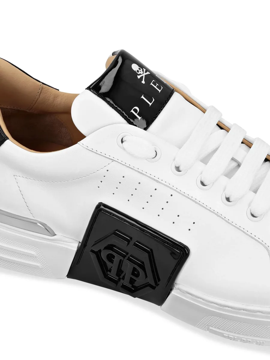 lo-top leather sneakers Phantom Kick$ 8
