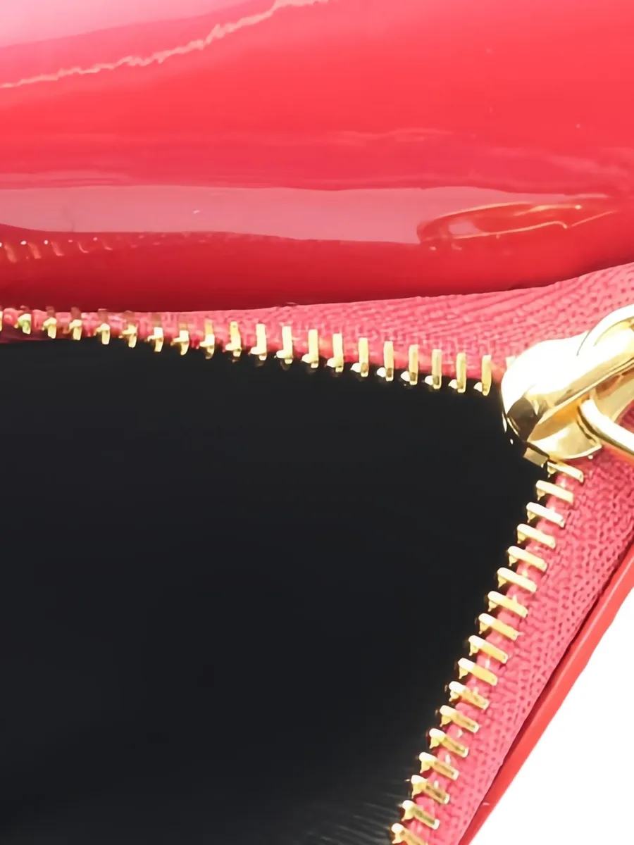 2010s Bi-fold snake leather wallet 7
