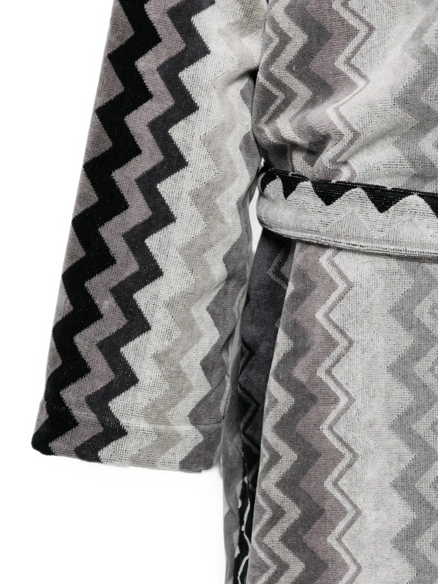 chevron-print hooded bathrobe 3
