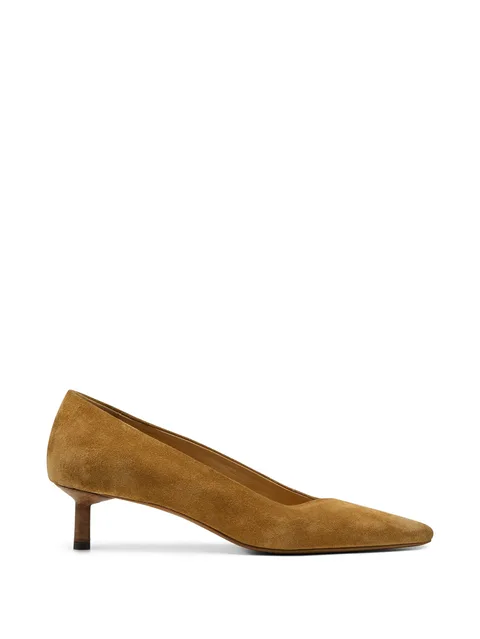 pointed pumps