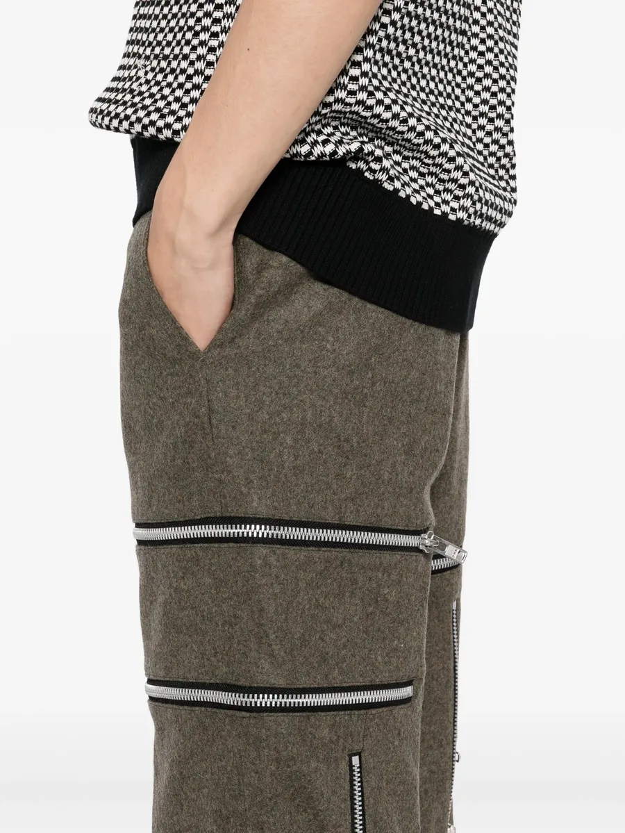 zip-detail shorts 10