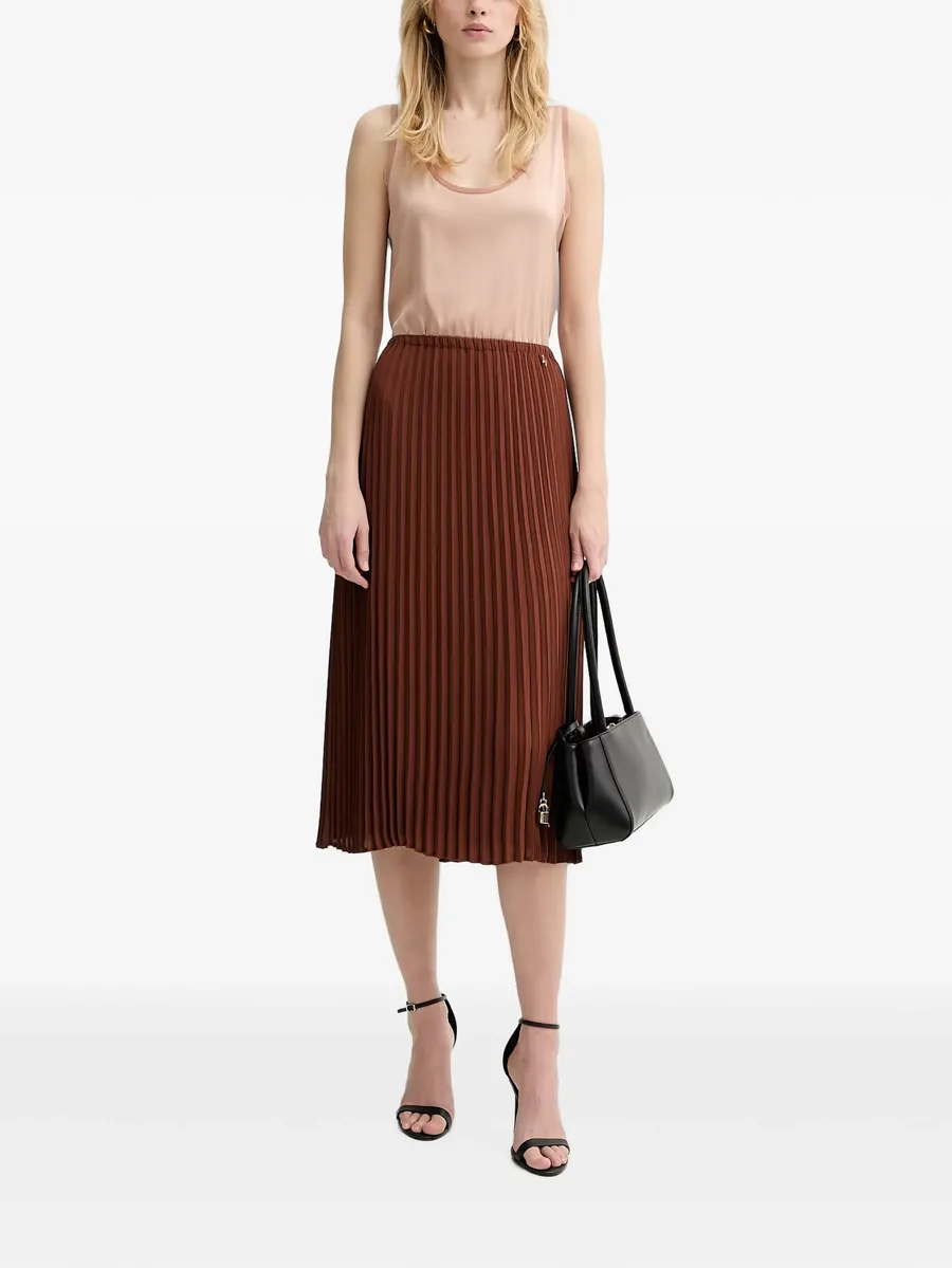 pleated skirt 2