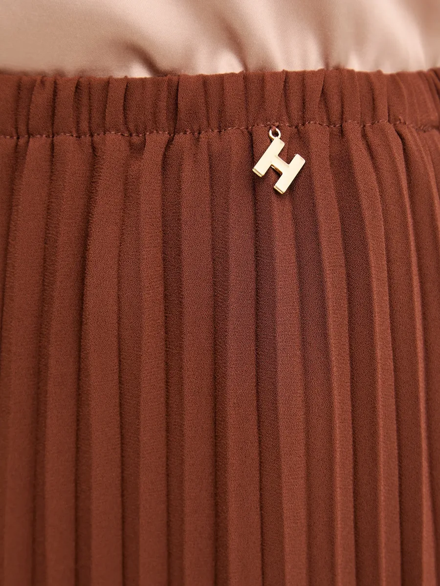 pleated skirt 4