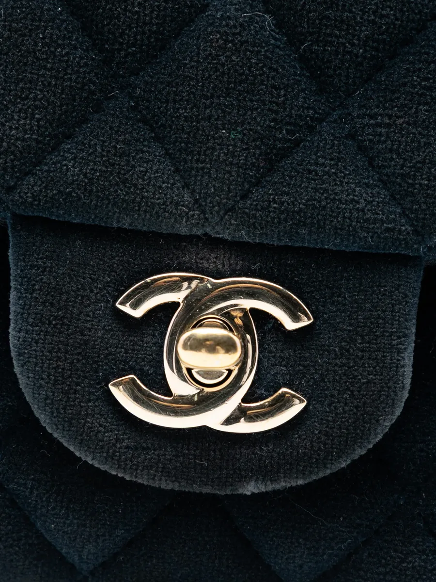 сумка на плечо Medium Classic Velvet Double Flap (2016-2017 годы) 14