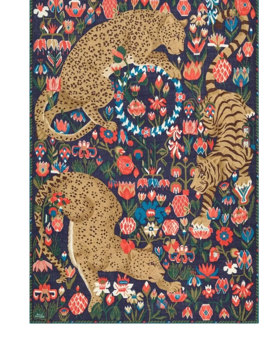 graphic-print scarf 3