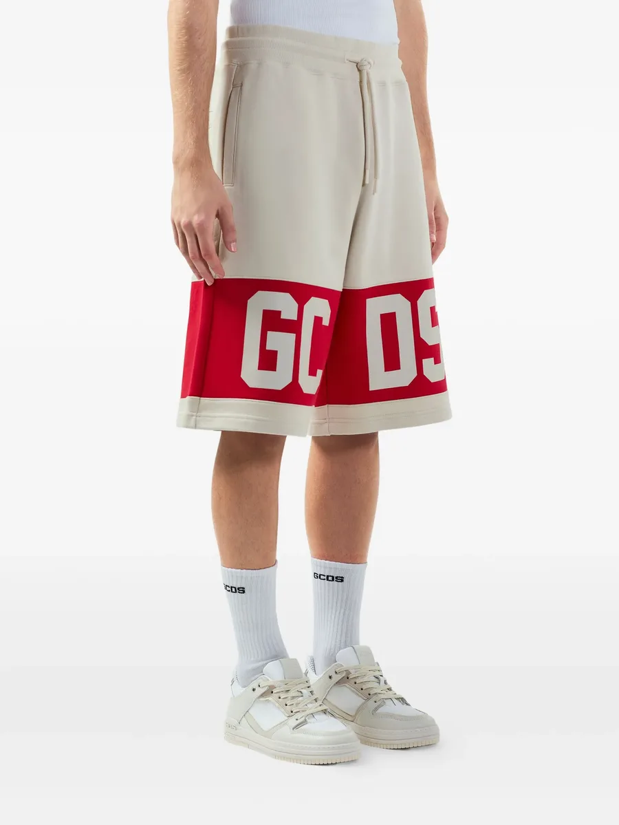 logo-print shorts 8