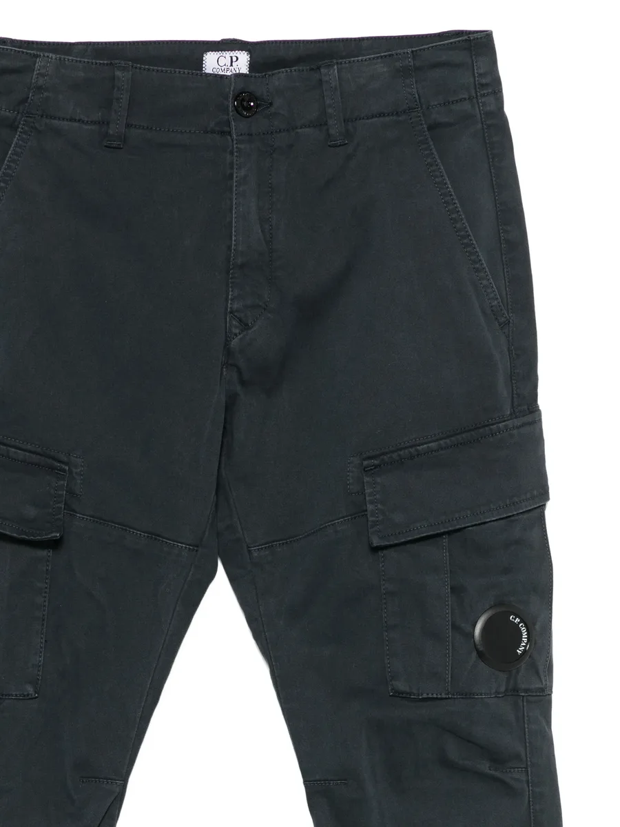 Lens-detail cargo pants 3