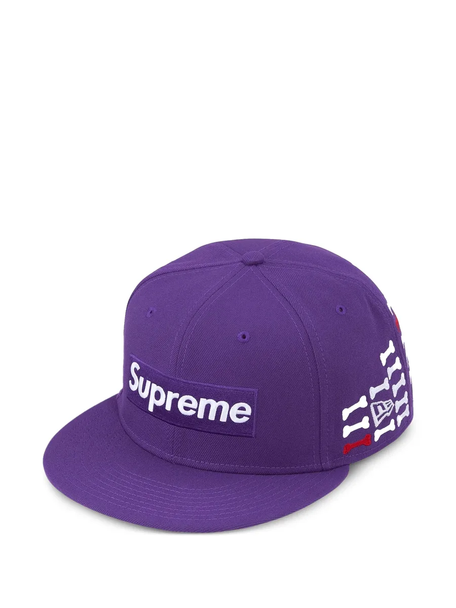 бейсболка с логотипом из коллаборации с New Era 1