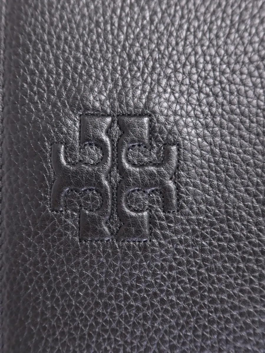 logo-embossed chain-link shoulder bag 9