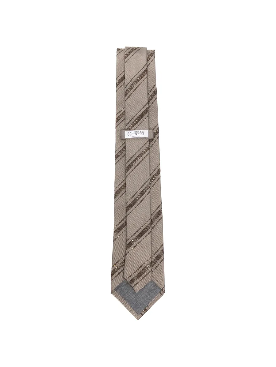 striped-pattern tie 3