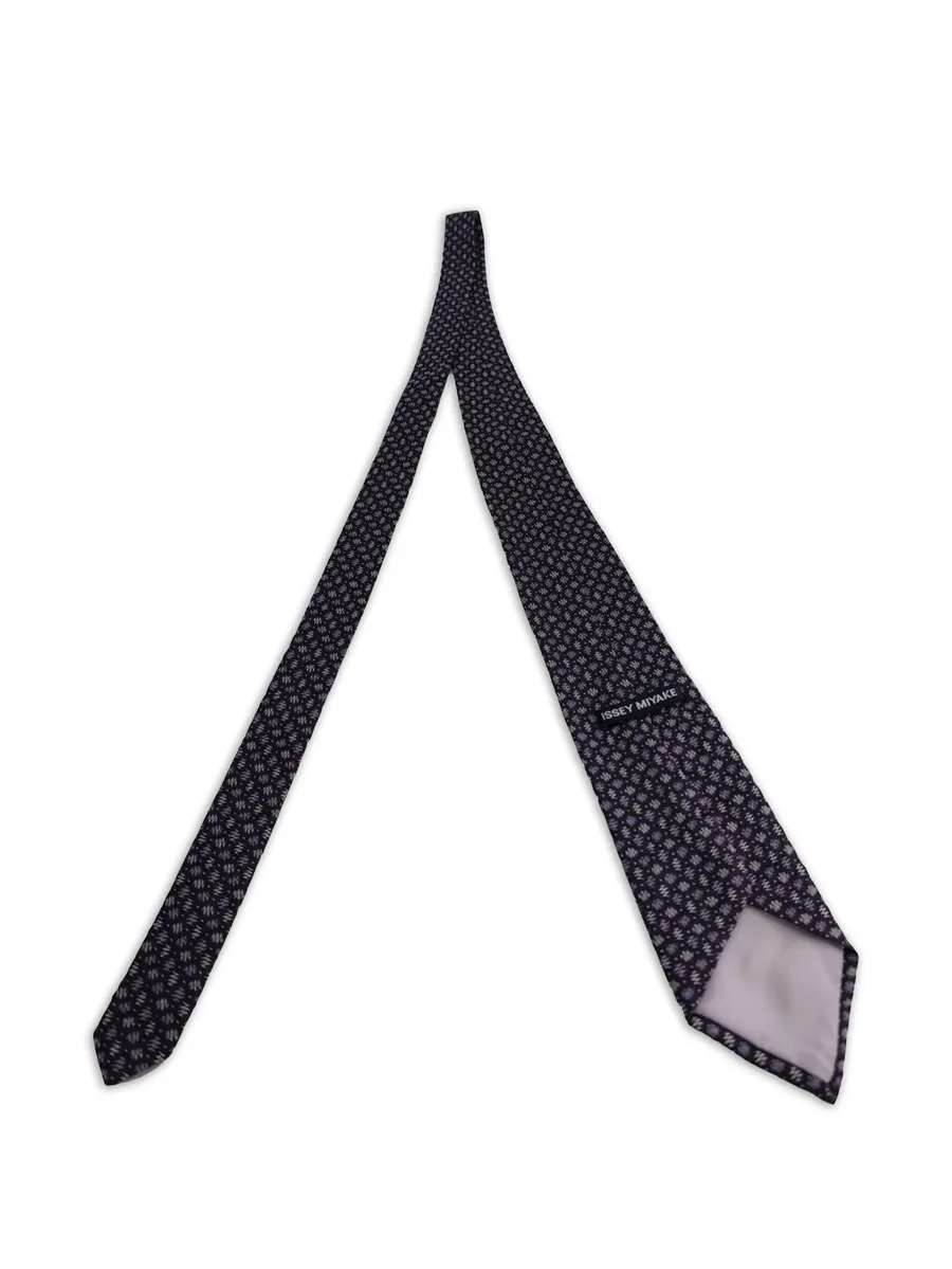 patterned tie 3