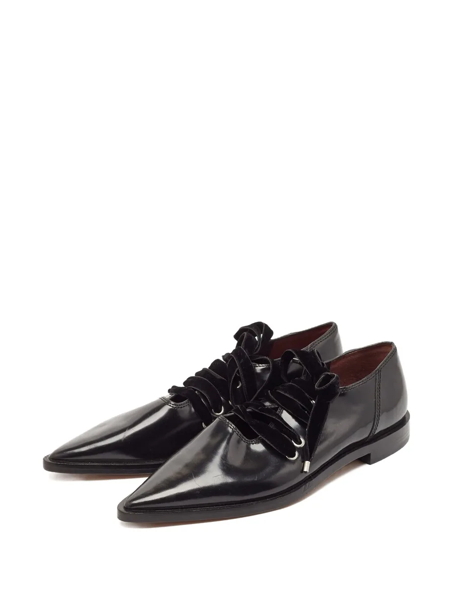 pointed-toe shoes 6