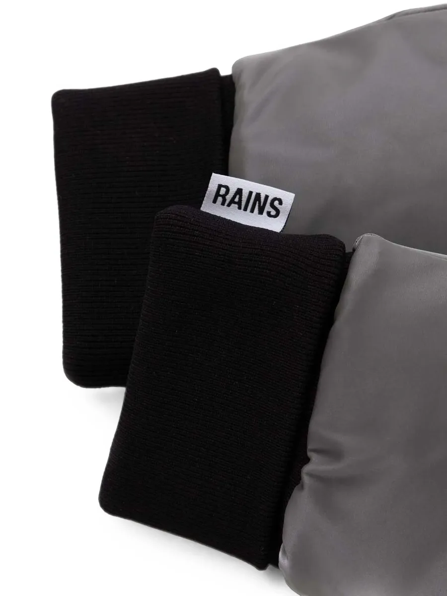 logo-tag mittens 2