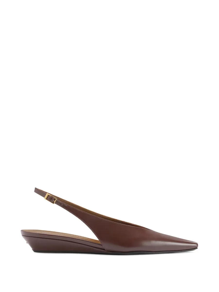 Virginia buckle-fastening pumps 2