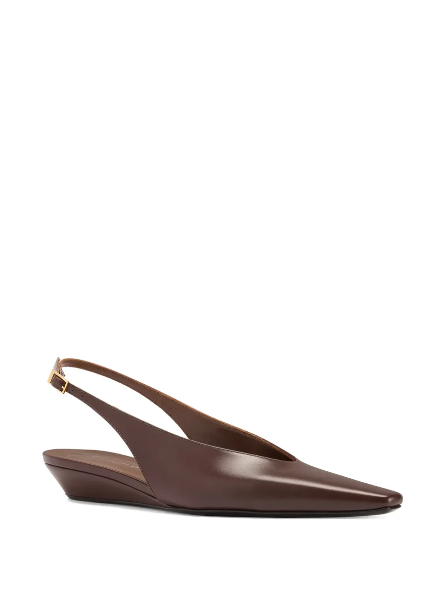 Virginia buckle-fastening pumps 4