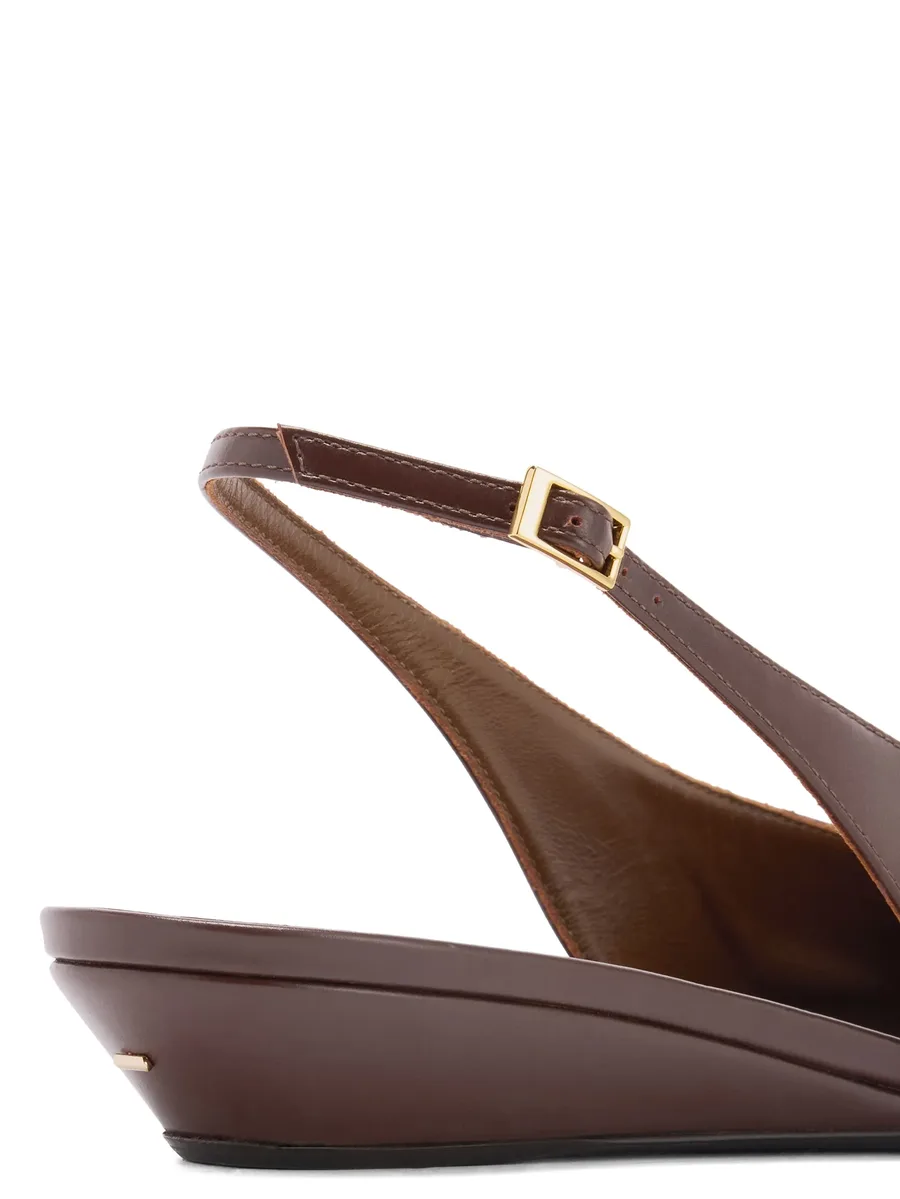 Virginia buckle-fastening pumps 6