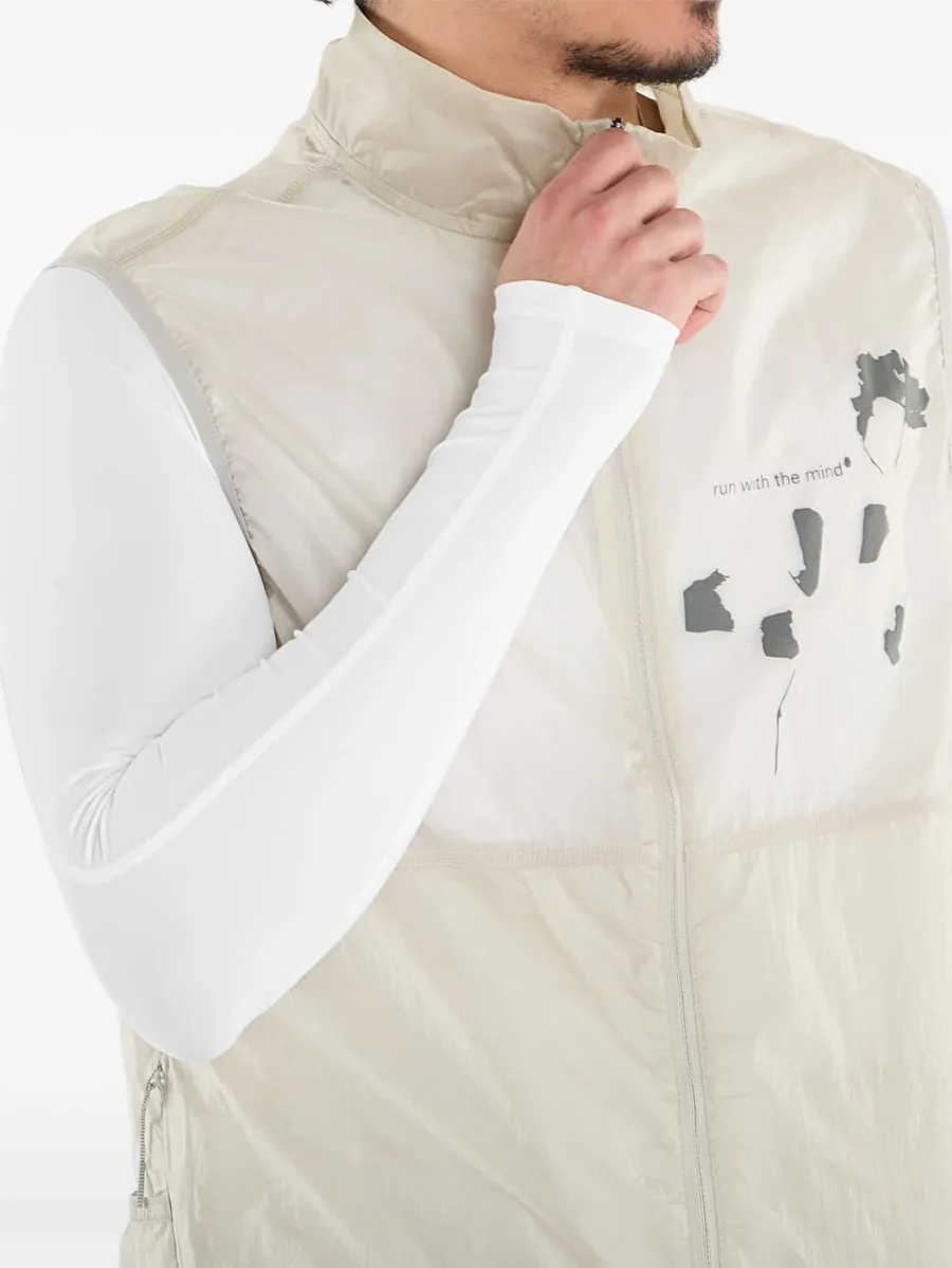 спортивный жилет Adi365 Hk 4