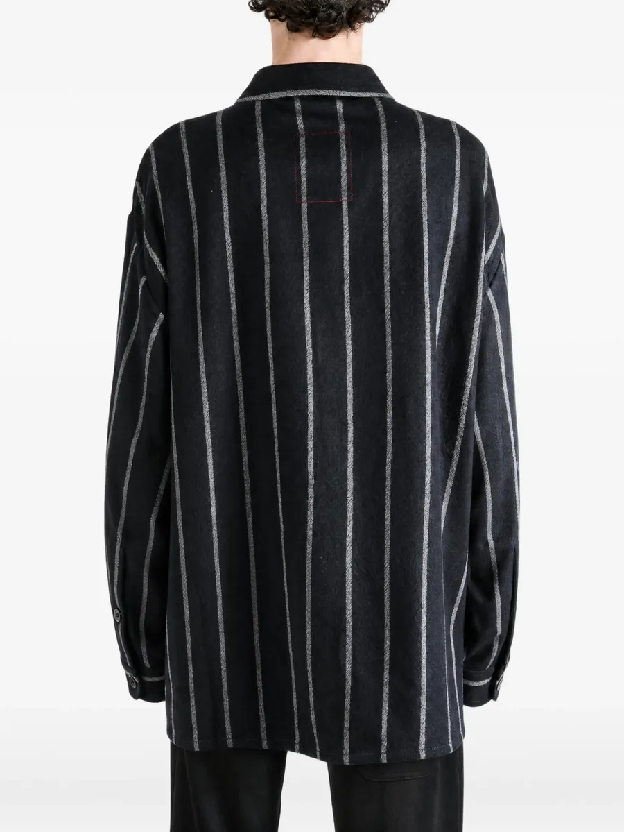 vertical-stripe shirt 4