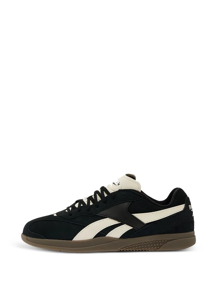 Hammer Street sneakers 11