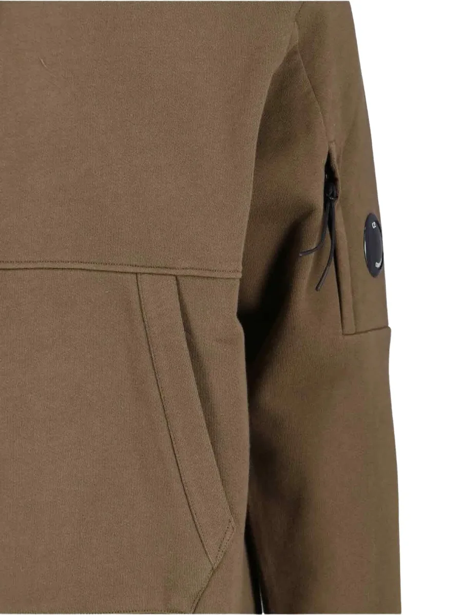 Lens-detail hoodie 3