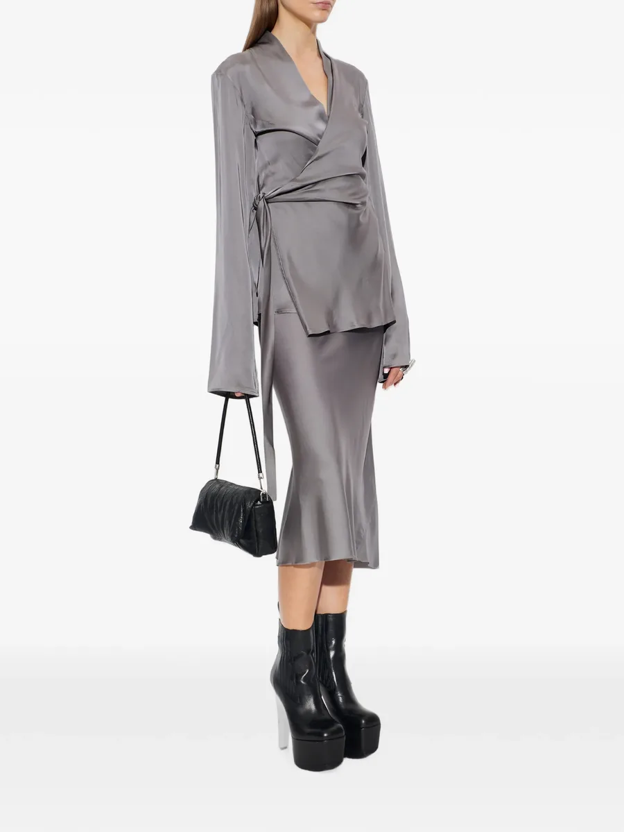 elasticated-waistband satin-finish midi skirt 2